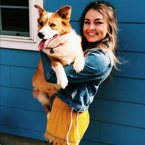 Meet your Posher, Taylor - Picture 1 of 1